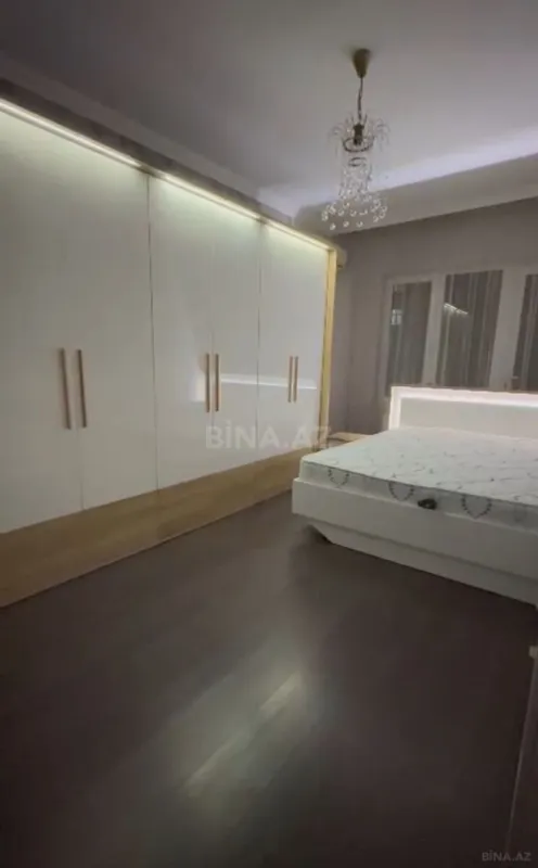 Satılır 4 otaqlı mənzil 100 m²