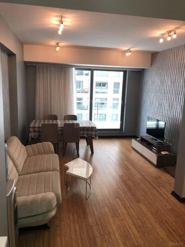 Kirayə verilir 2 otaqlı mənzil 95 m²