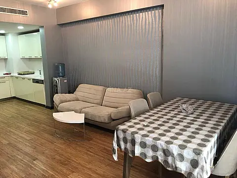 Kirayə verilir 2 otaqlı mənzil 95 m²