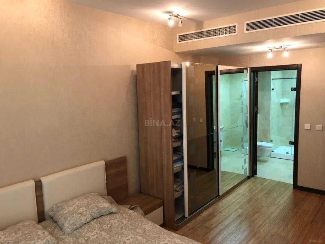 Kirayə verilir 2 otaqlı mənzil 95 m²