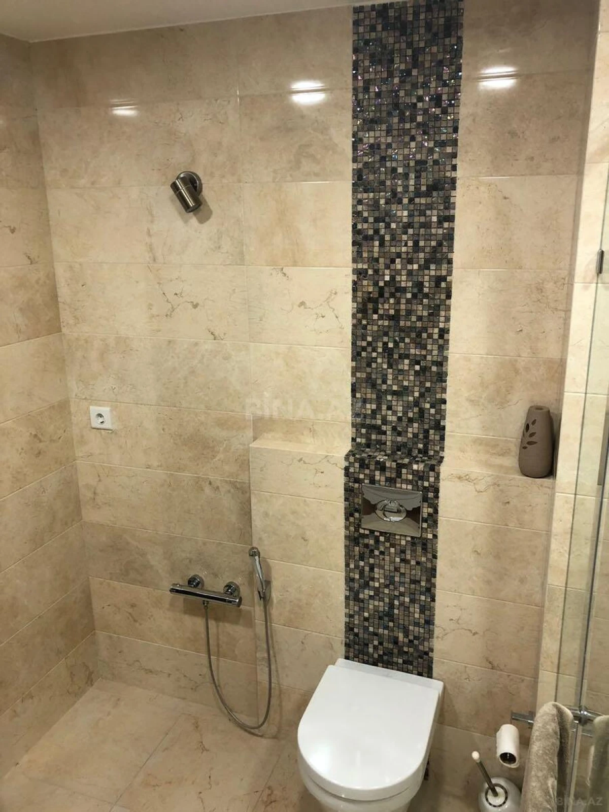 Kirayə verilir 2 otaqlı mənzil 95 m²