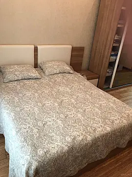 Kirayə verilir 2 otaqlı mənzil 95 m²