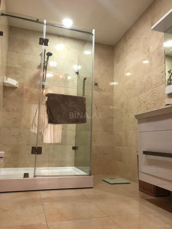 Kirayə verilir 2 otaqlı mənzil 95 m²