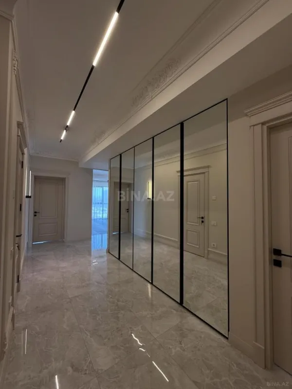 Satılır 3 otaqlı mənzil 127 m²
