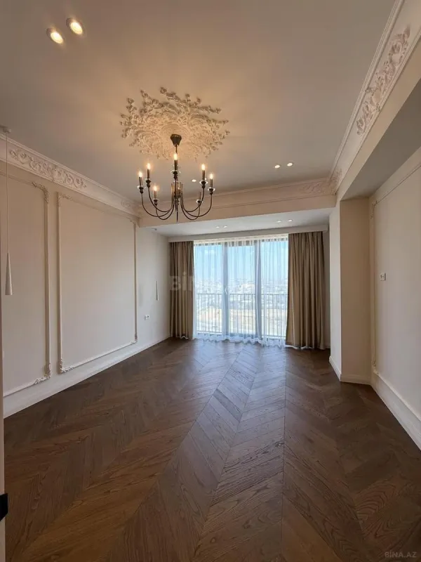 Satılır 3 otaqlı mənzil 127 m²