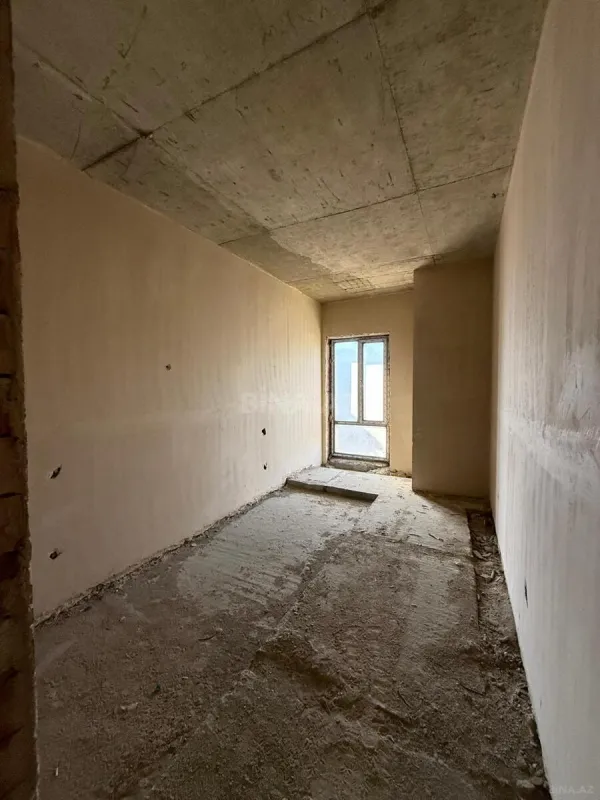 Satılır 5 otaqlı mənzil 300 m²