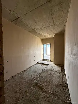 Satılır 5 otaqlı mənzil 300 m²