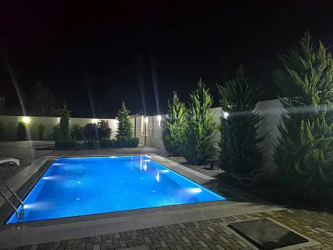 Satılır 7 otaqlı həyət evi 400 m²