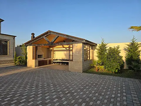 Satılır 7 otaqlı həyət evi 400 m²