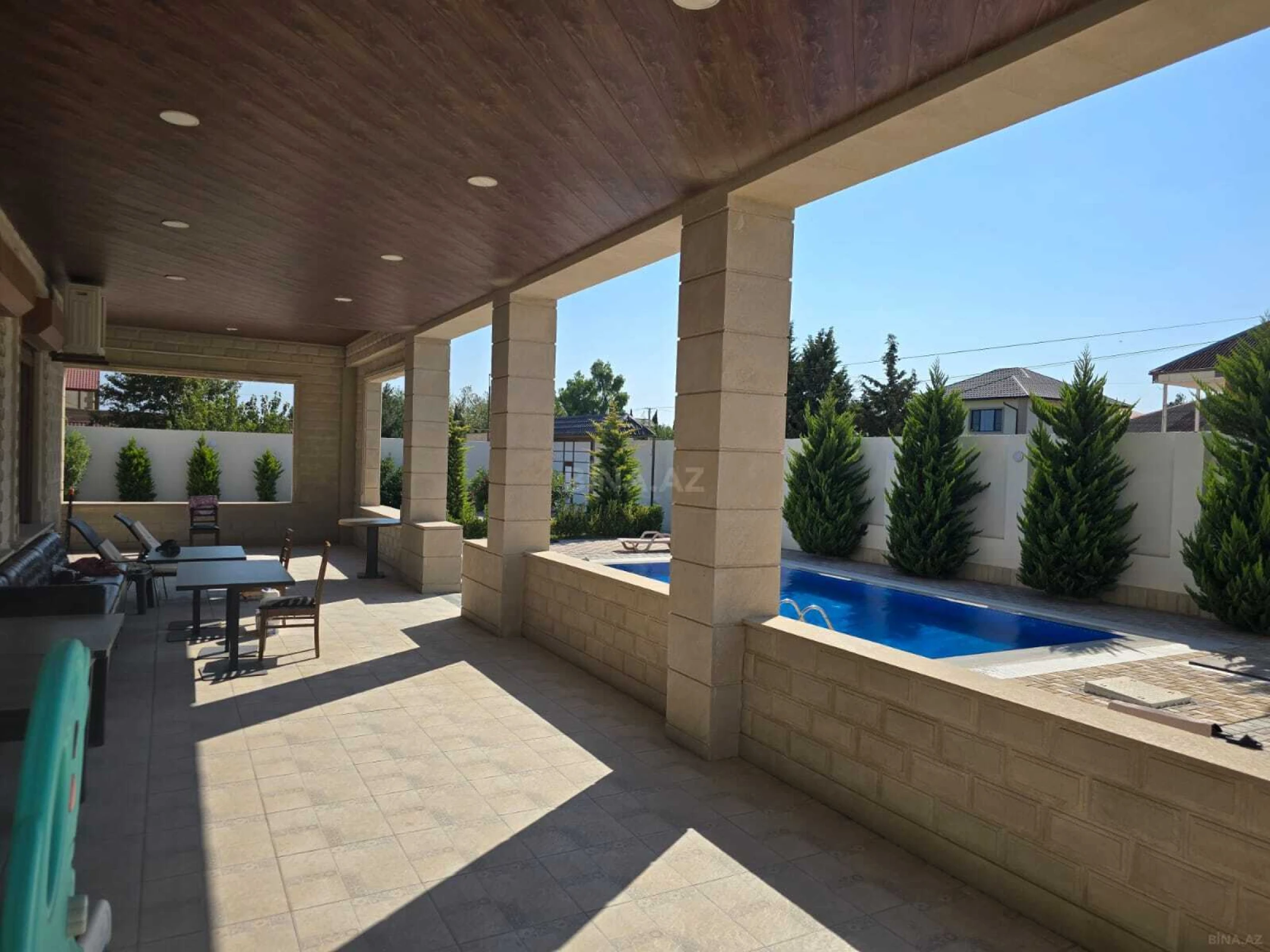 Satılır 7 otaqlı həyət evi 400 m²