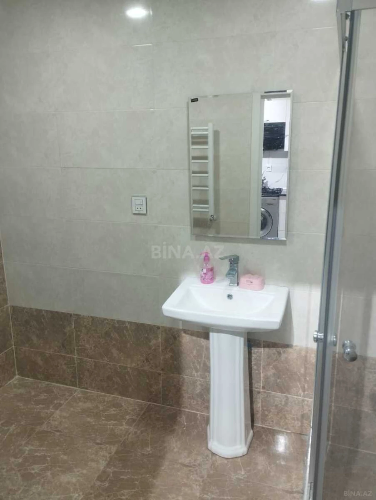 Kirayə verilir 2 otaqlı mənzil 72 m²