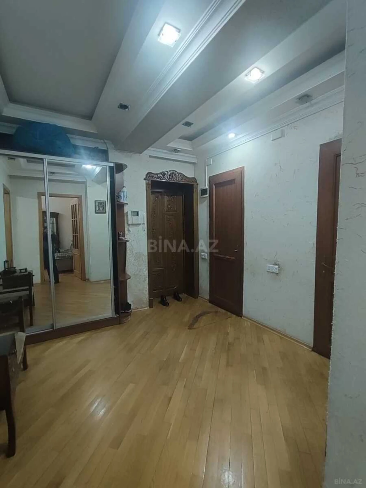 Satılır 3 otaqlı mənzil 104 m²