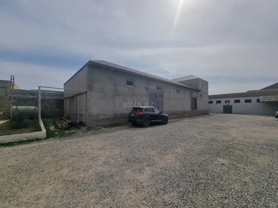 Satılır obyekt 1100 m²