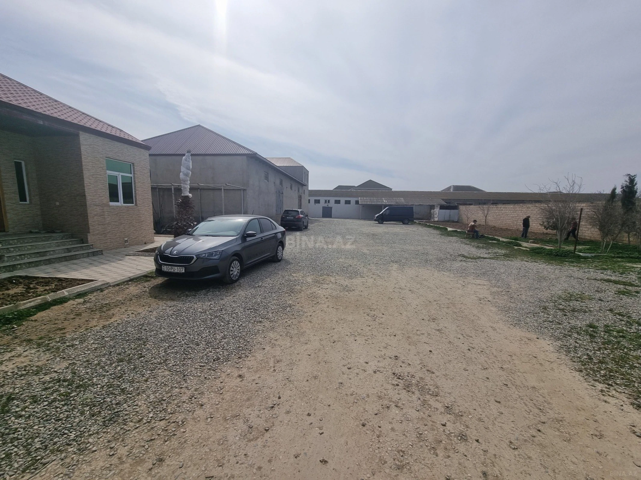 Satılır obyekt 1100 m²