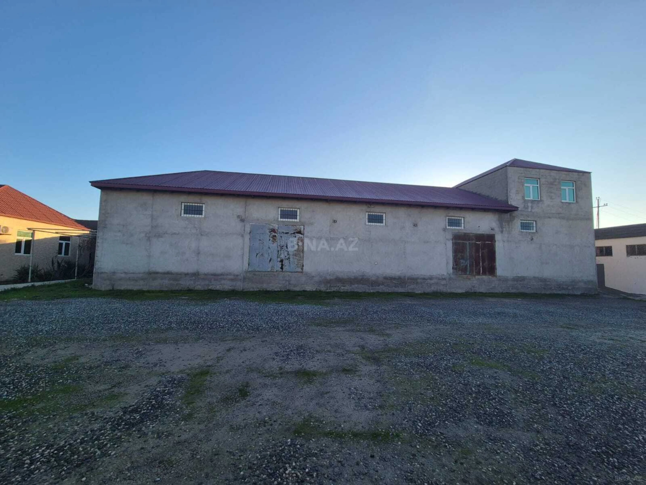 Satılır obyekt 1100 m²