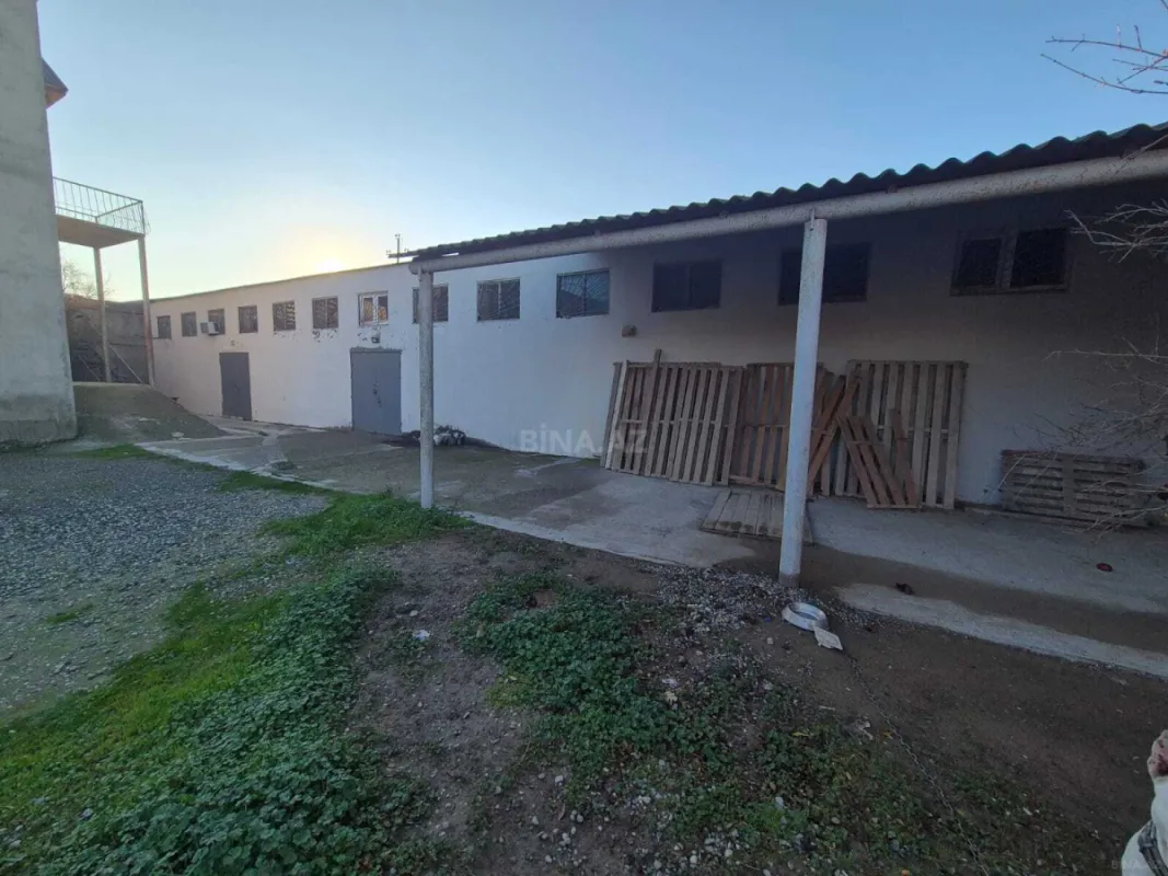 Satılır obyekt 1100 m²