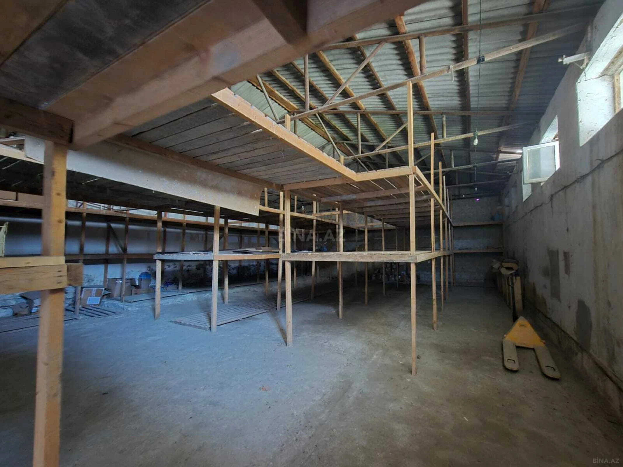 Satılır obyekt 1100 m²