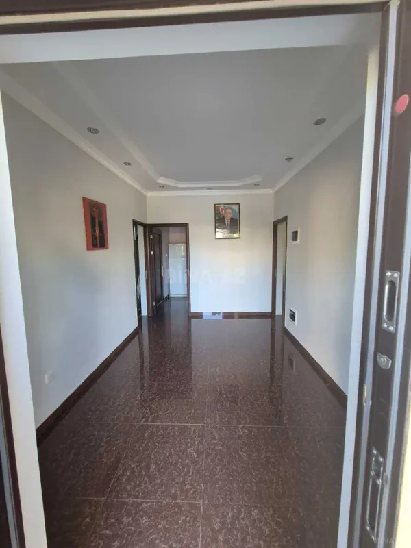 Satılır obyekt 1100 m²