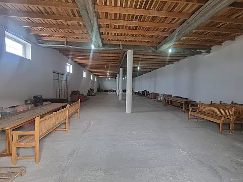 Satılır obyekt 1100 m²