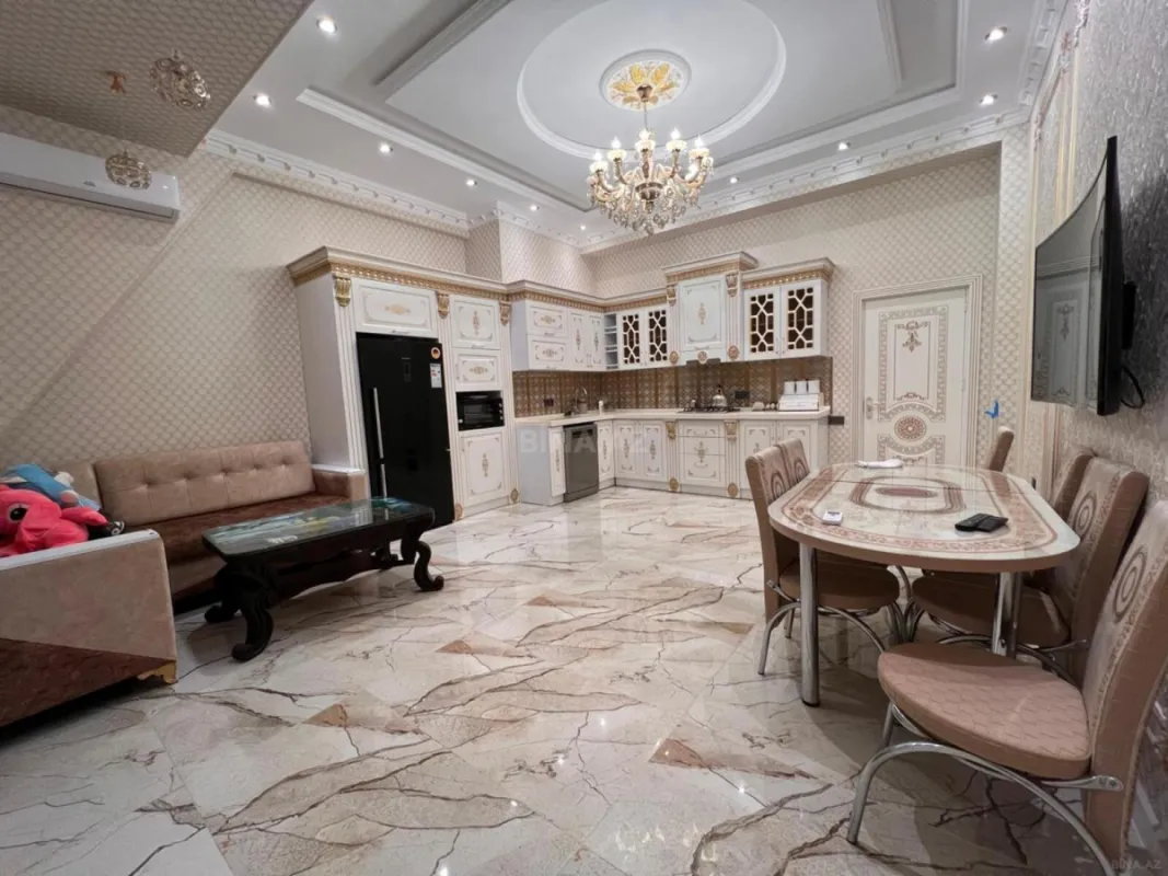 Kirayə verilir 3 otaqlı mənzil 160 m²