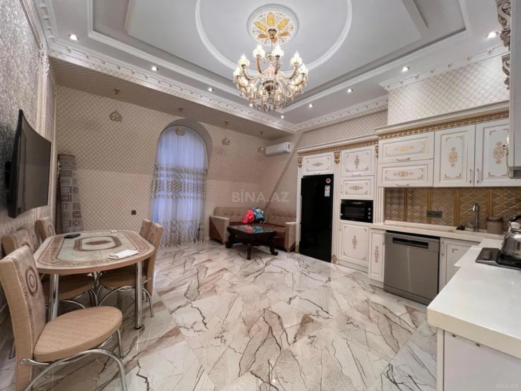 Kirayə verilir 3 otaqlı mənzil 160 m²