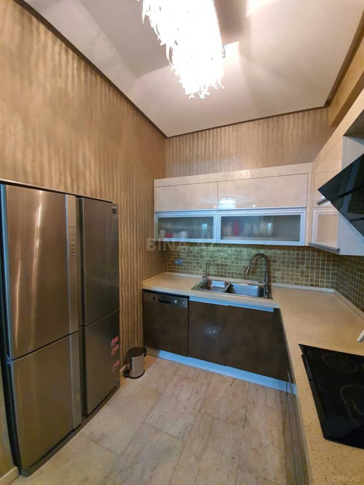 Satılır 3 otaqlı mənzil 112 m²