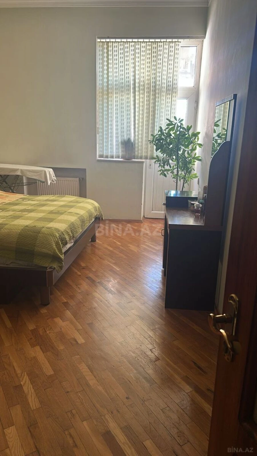 Satılır 3 otaqlı mənzil 120 m²