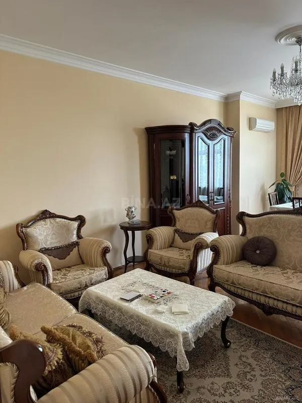 Satılır 3 otaqlı mənzil 120 m²