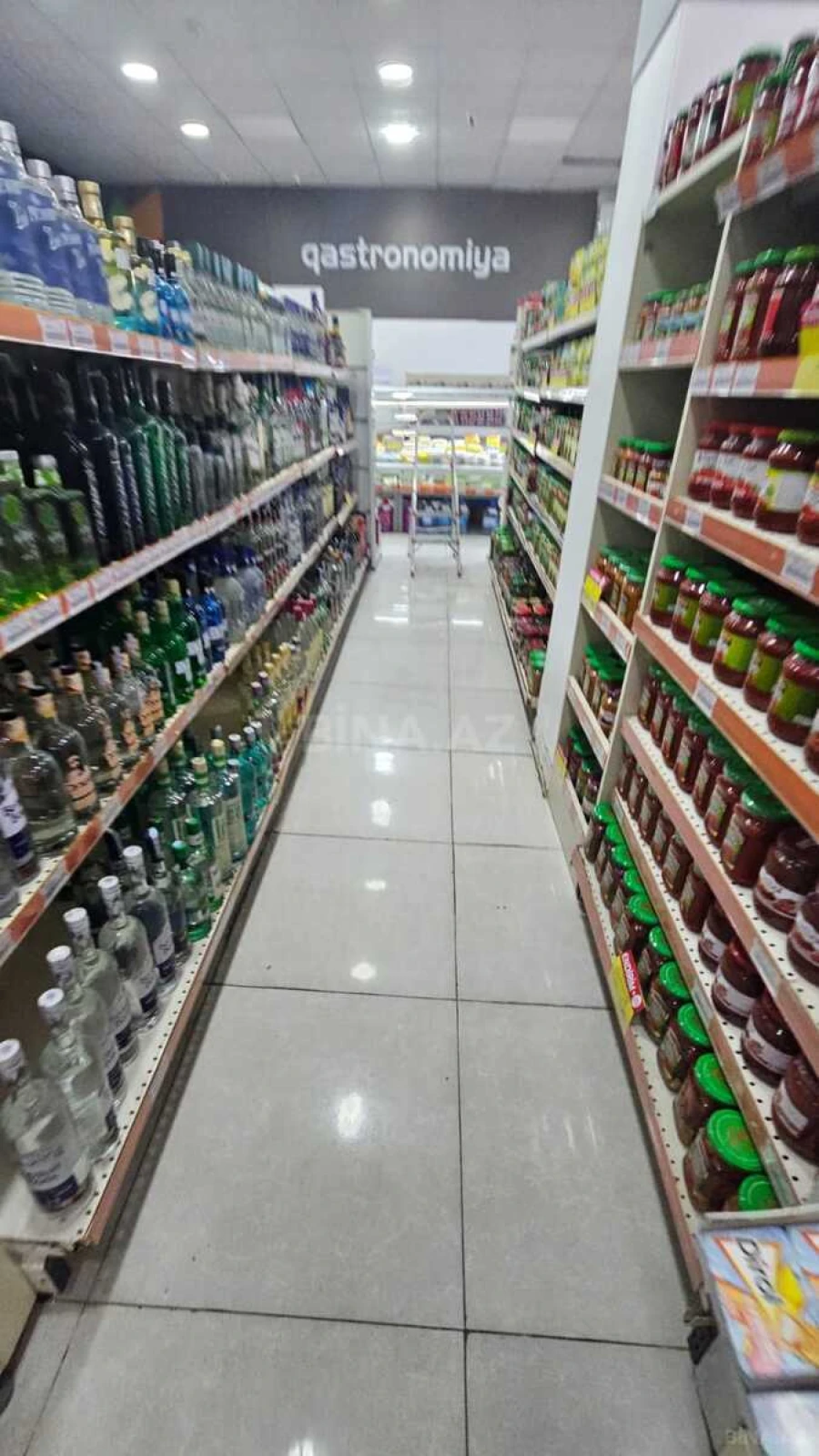 Satılır obyekt 220 m²