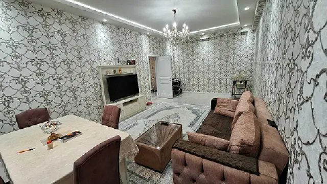 Satılır 2 otaqlı mənzil 77 m²