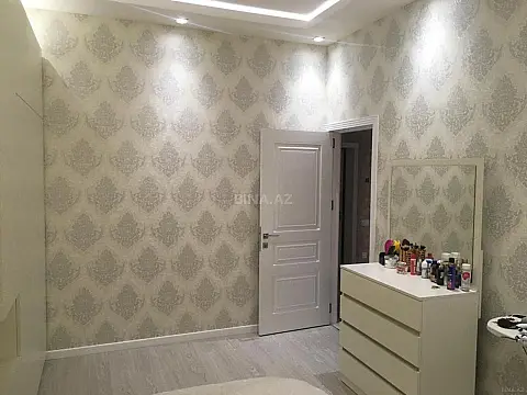 Satılır 2 otaqlı mənzil 77 m²