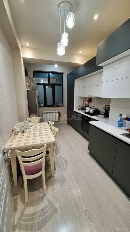 Satılır 2 otaqlı mənzil 77 m²