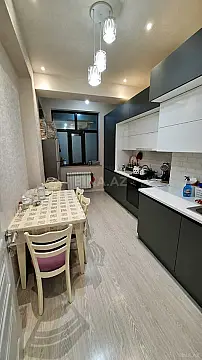 Satılır 2 otaqlı mənzil 77 m²