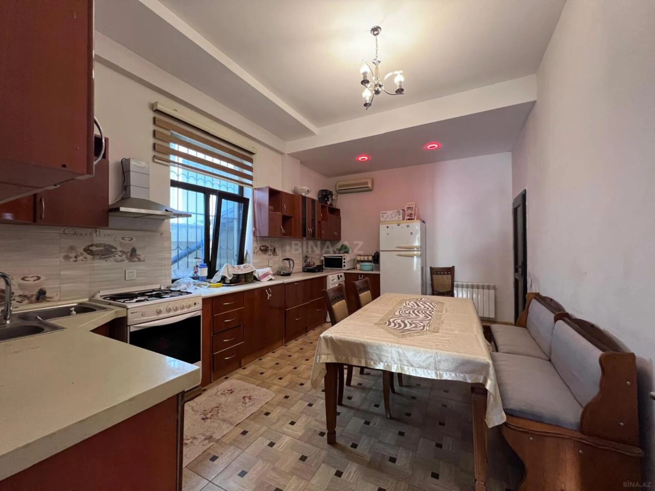 Kirayə verilir 4 otaqlı həyət evi 190 m²