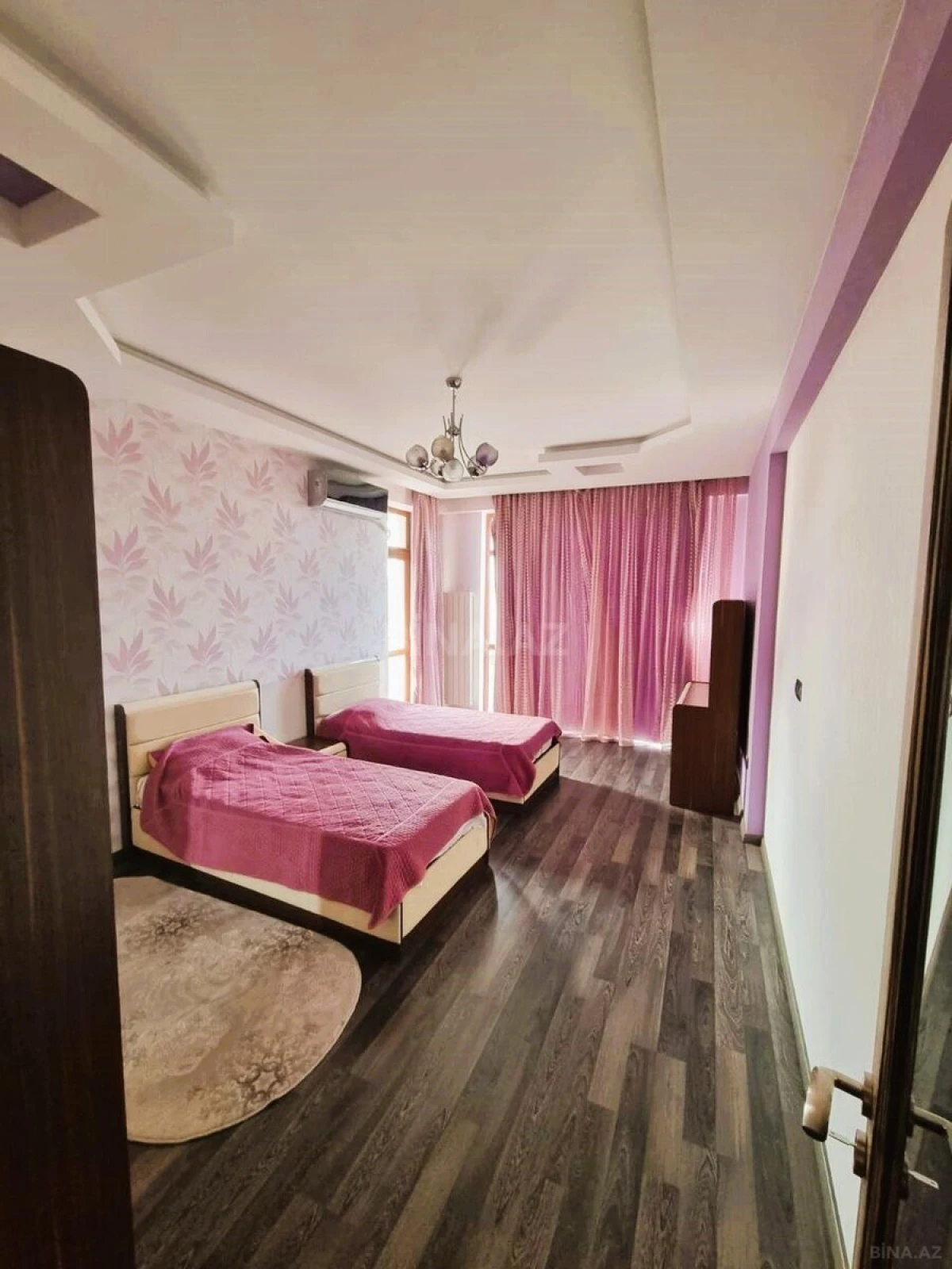 Kirayə verilir 3 otaqlı mənzil 165 m²