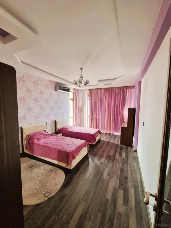 Kirayə verilir 3 otaqlı mənzil 165 m²