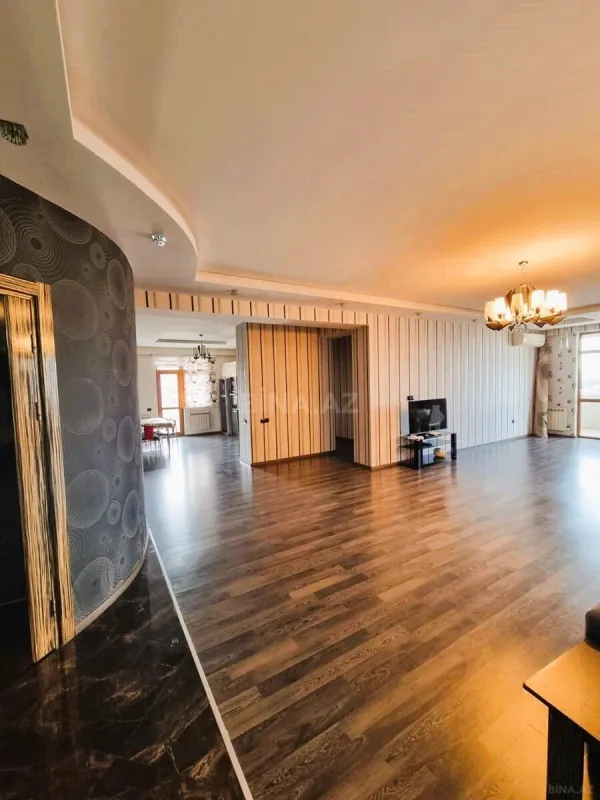 Kirayə verilir 3 otaqlı mənzil 165 m²