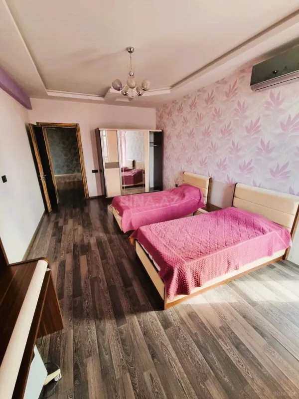 Kirayə verilir 3 otaqlı mənzil 165 m²