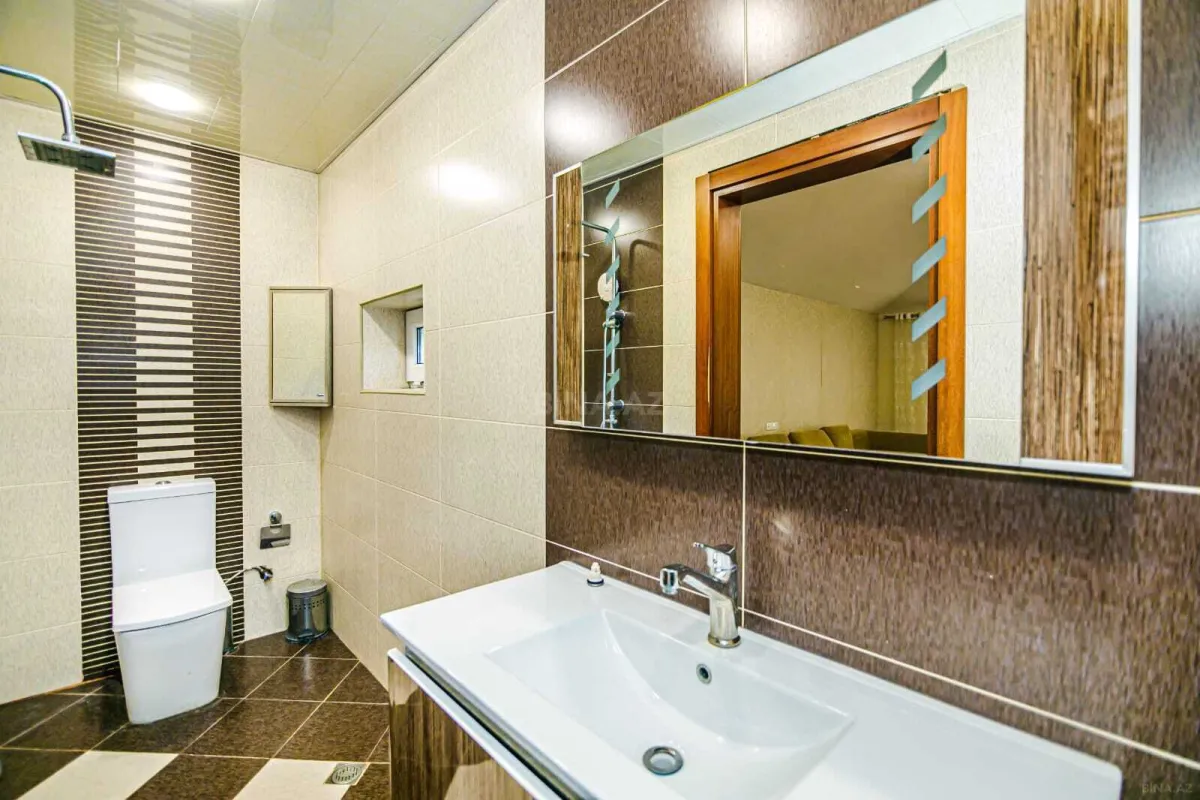 Kirayə verilir 8 otaqlı həyət evi 800 m²