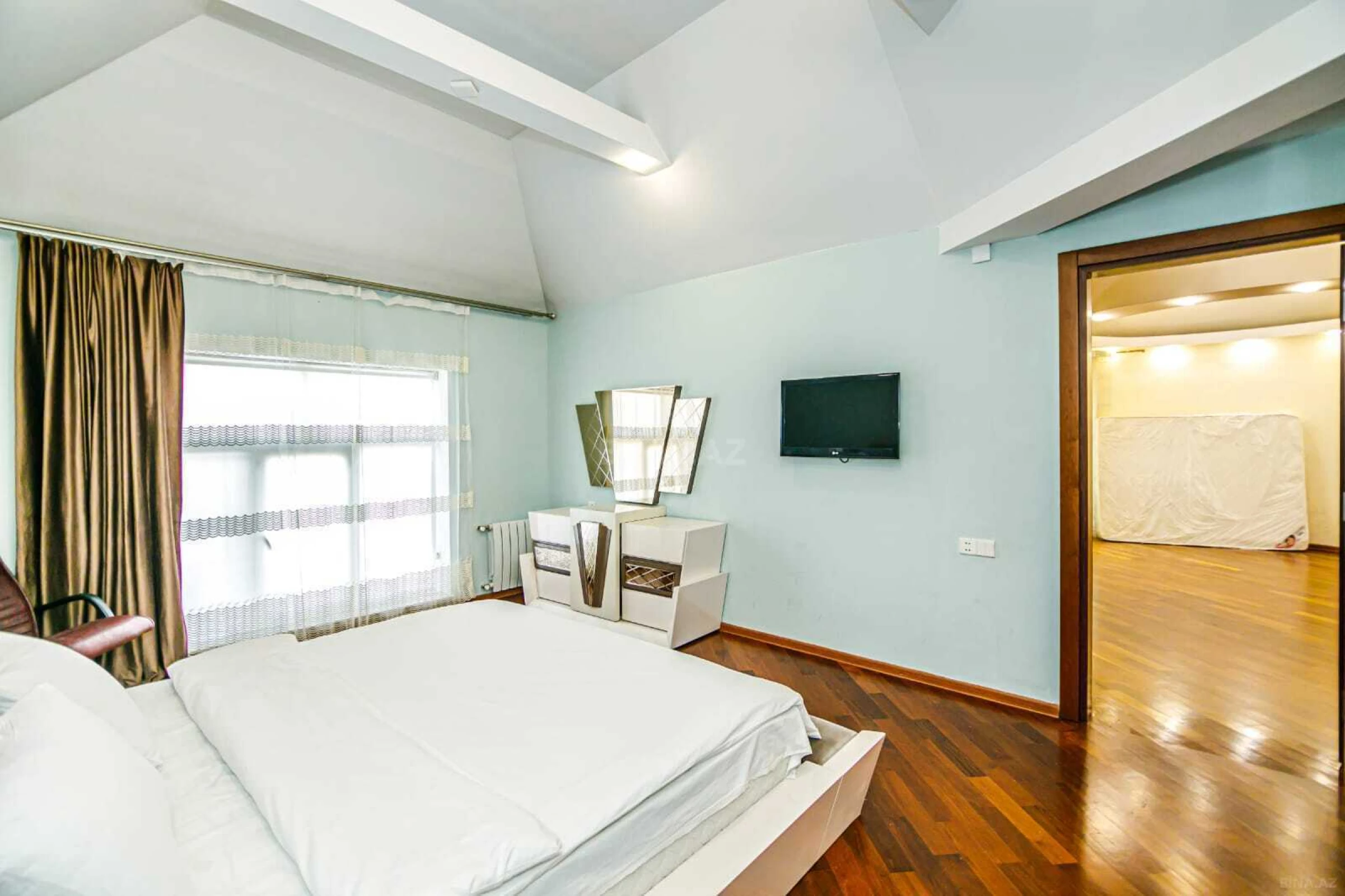 Kirayə verilir 8 otaqlı həyət evi 800 m²