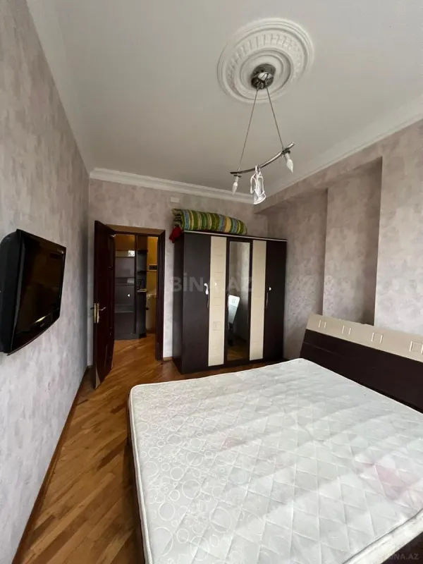 Kirayə verilir 2 otaqlı mənzil 86 m²