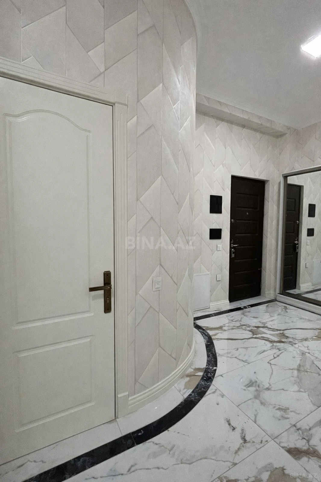 Kirayə verilir 3 otaqlı mənzil 116 m²