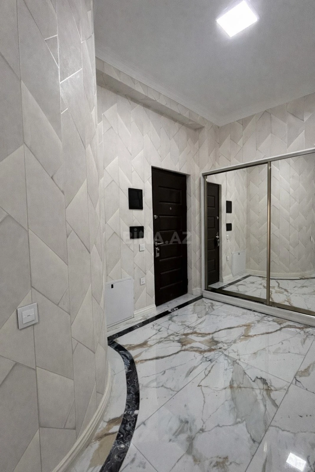 Kirayə verilir 3 otaqlı mənzil 116 m²