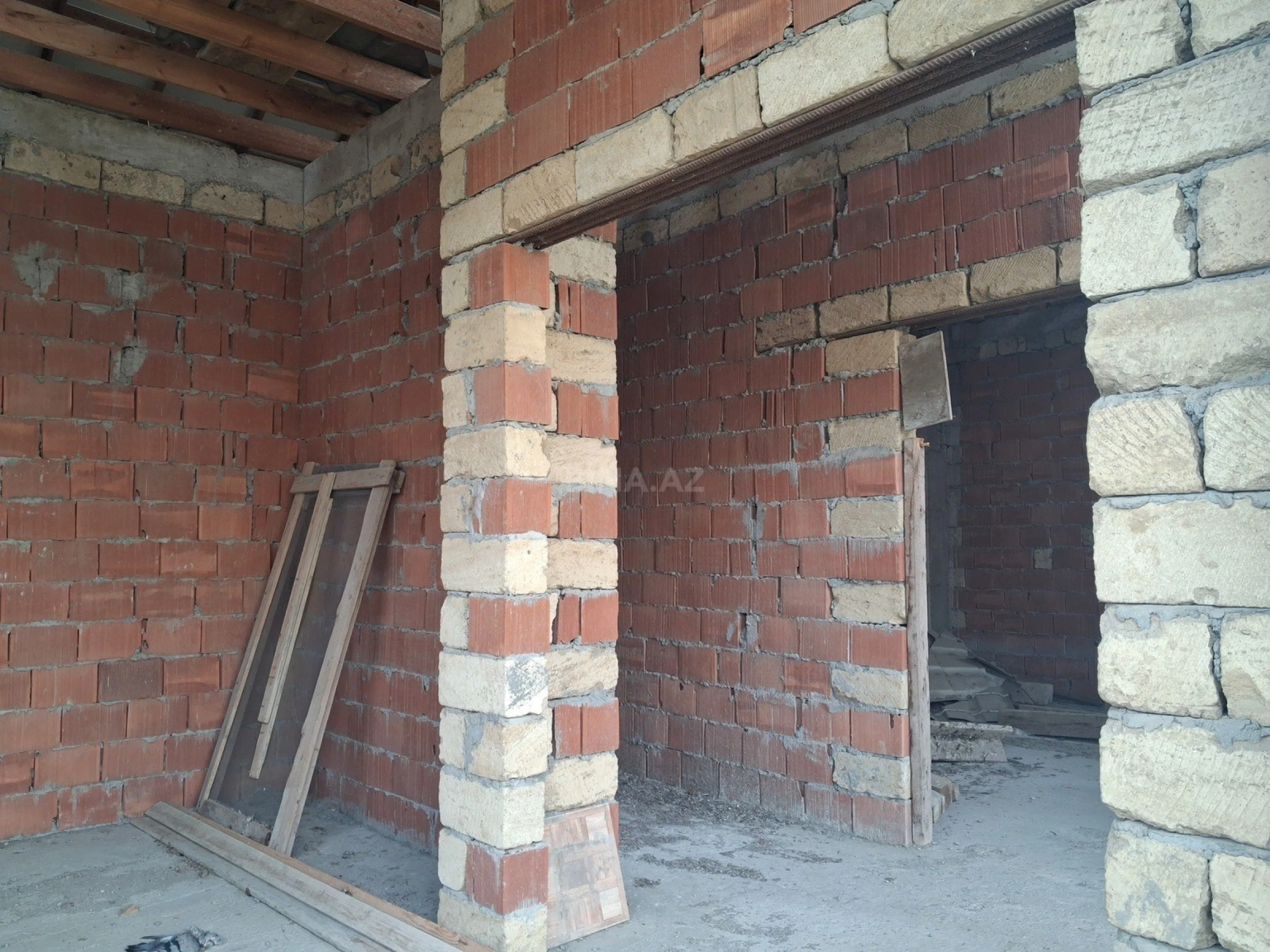 Satılır 5 otaqlı həyət evi 150 m²