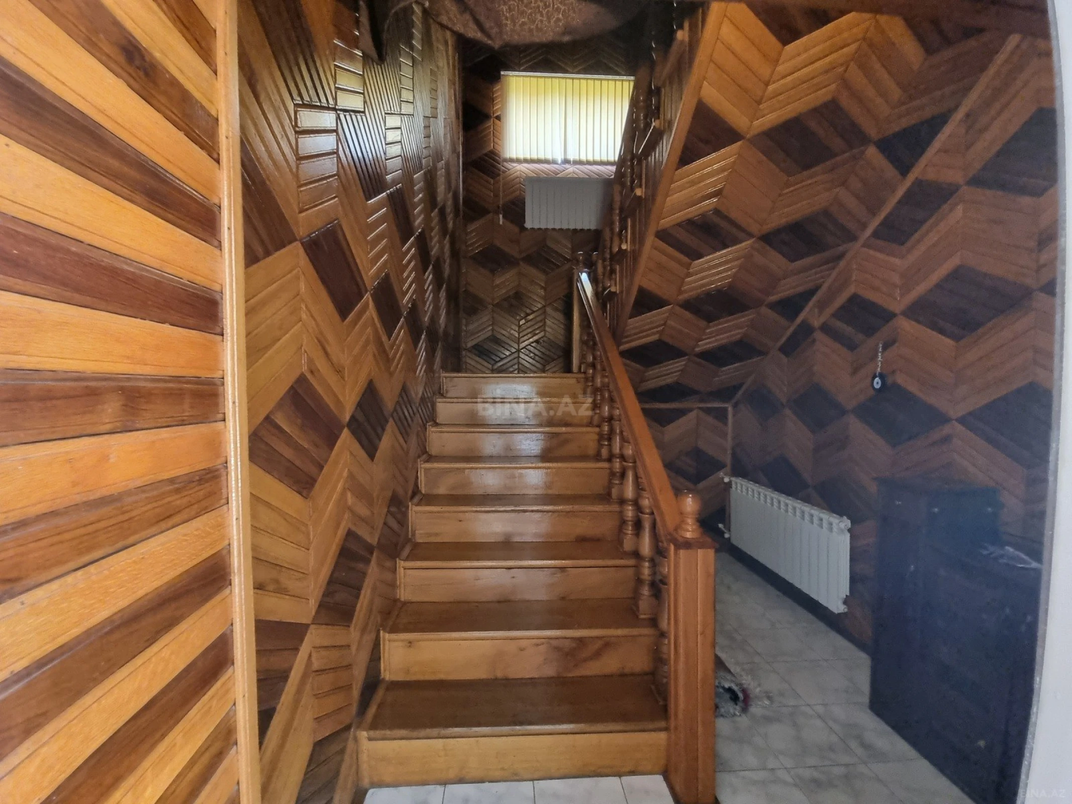 Satılır 5 otaqlı həyət evi 260 m²