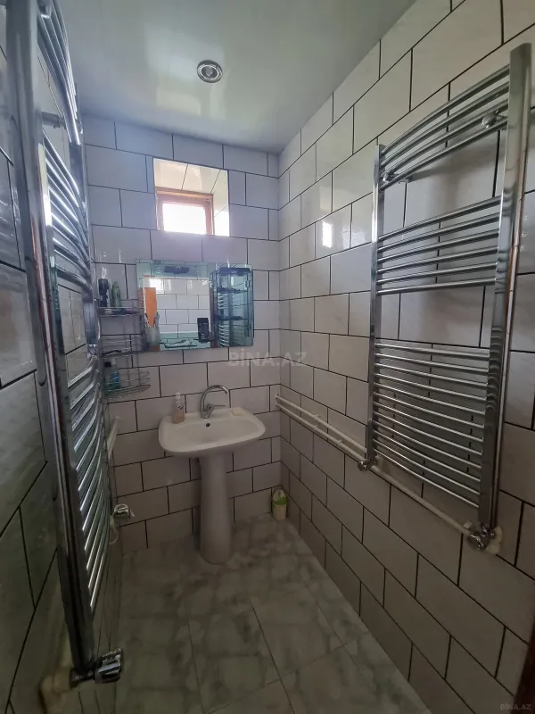 Satılır 5 otaqlı həyət evi 260 m²
