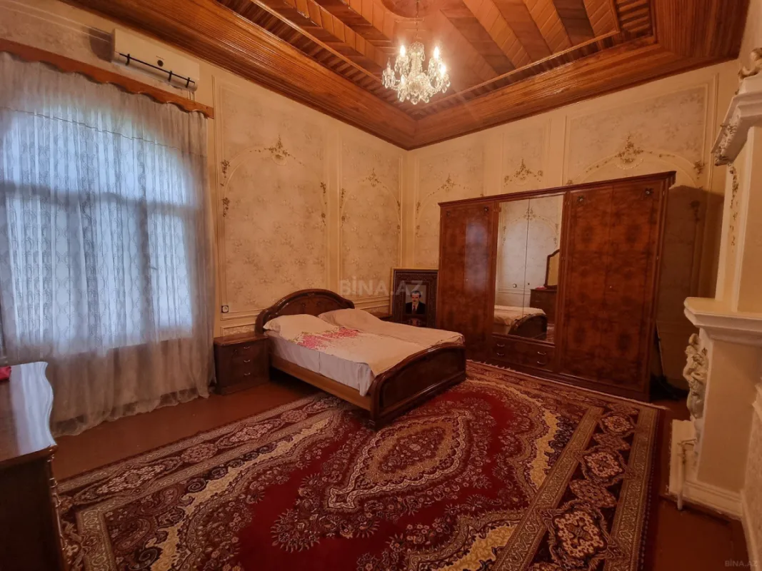 Satılır 5 otaqlı həyət evi 260 m²
