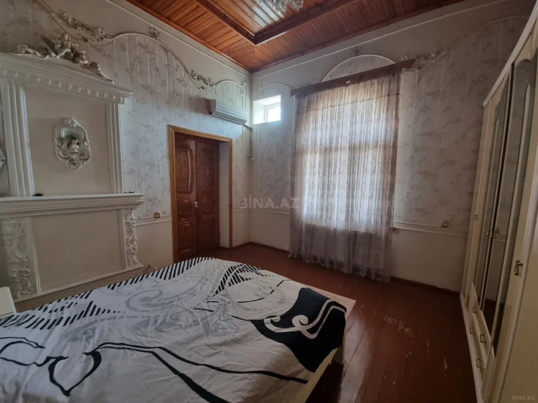 Satılır 5 otaqlı həyət evi 260 m²