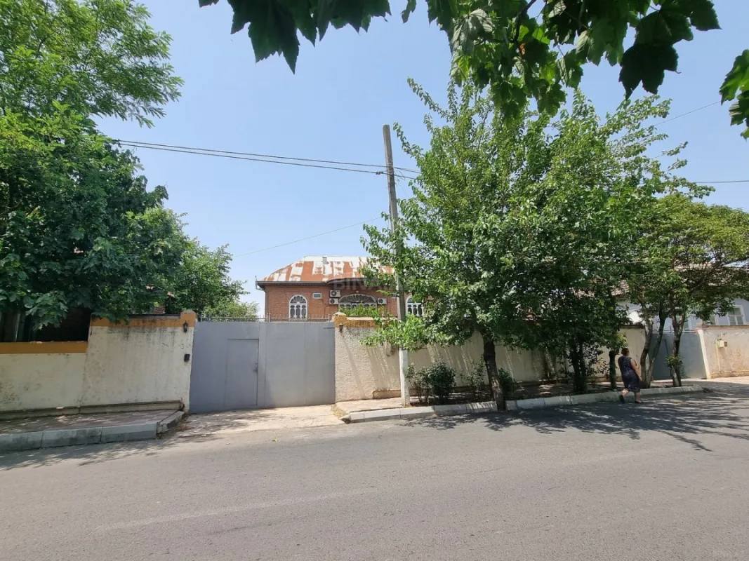 Satılır 5 otaqlı həyət evi 260 m²