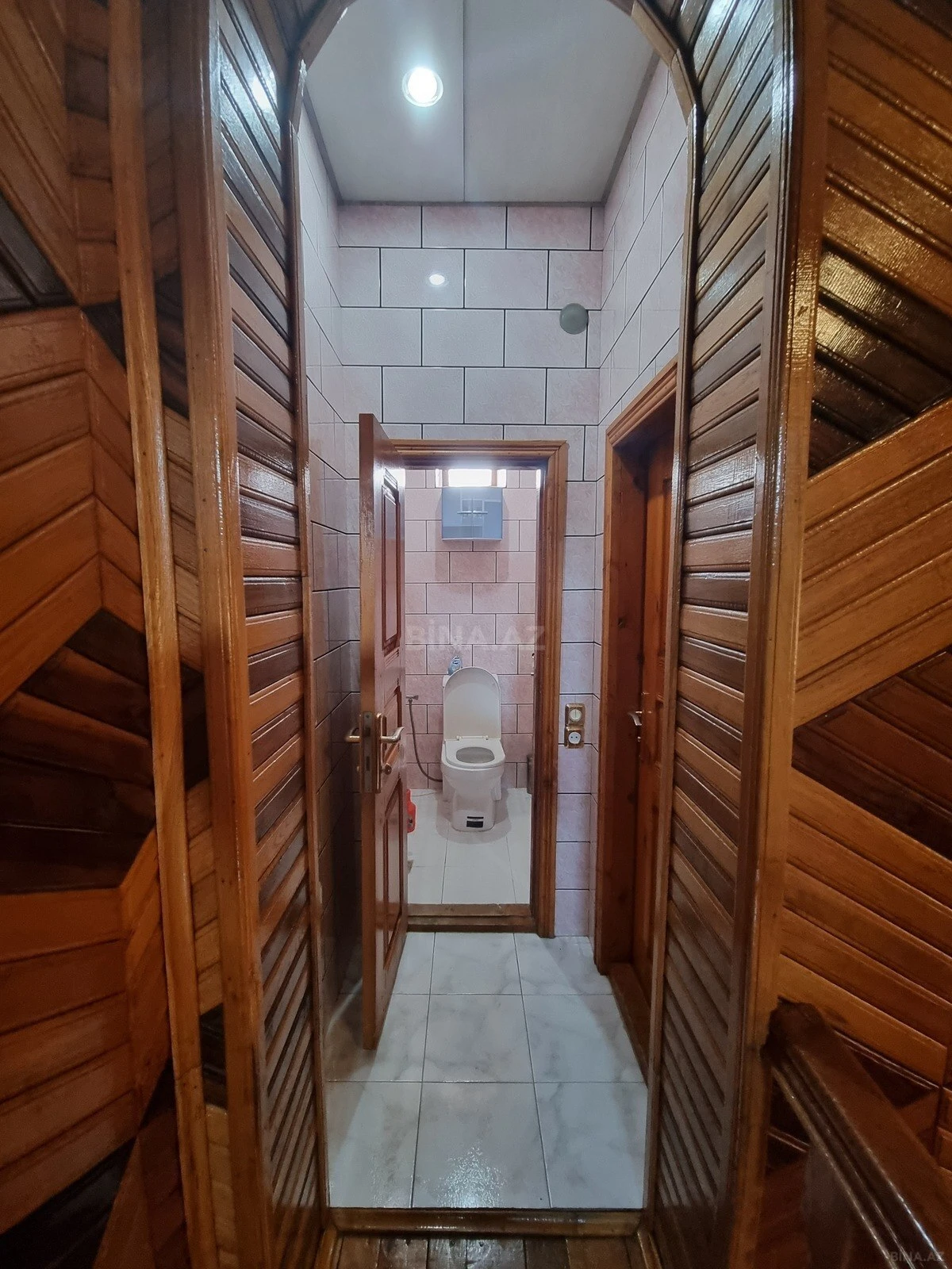 Satılır 5 otaqlı həyət evi 260 m²